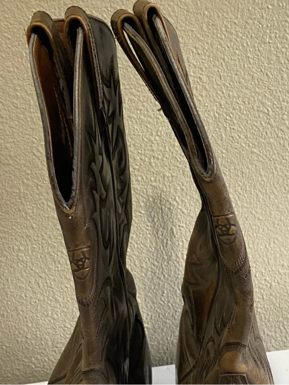 Ariat Tan Leather‎ Western Boots men size 12D cowboy western Distressed Brown